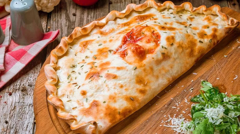 Calzone sa kobasicom