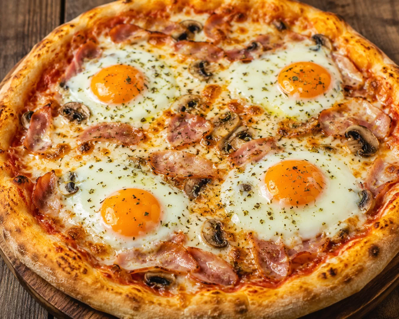 Pizza sa jajima